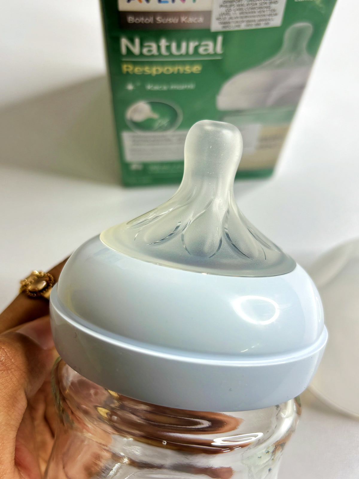 Philips Avent Natural Response Glass Baby Bottle (120 ml / 4 oz)